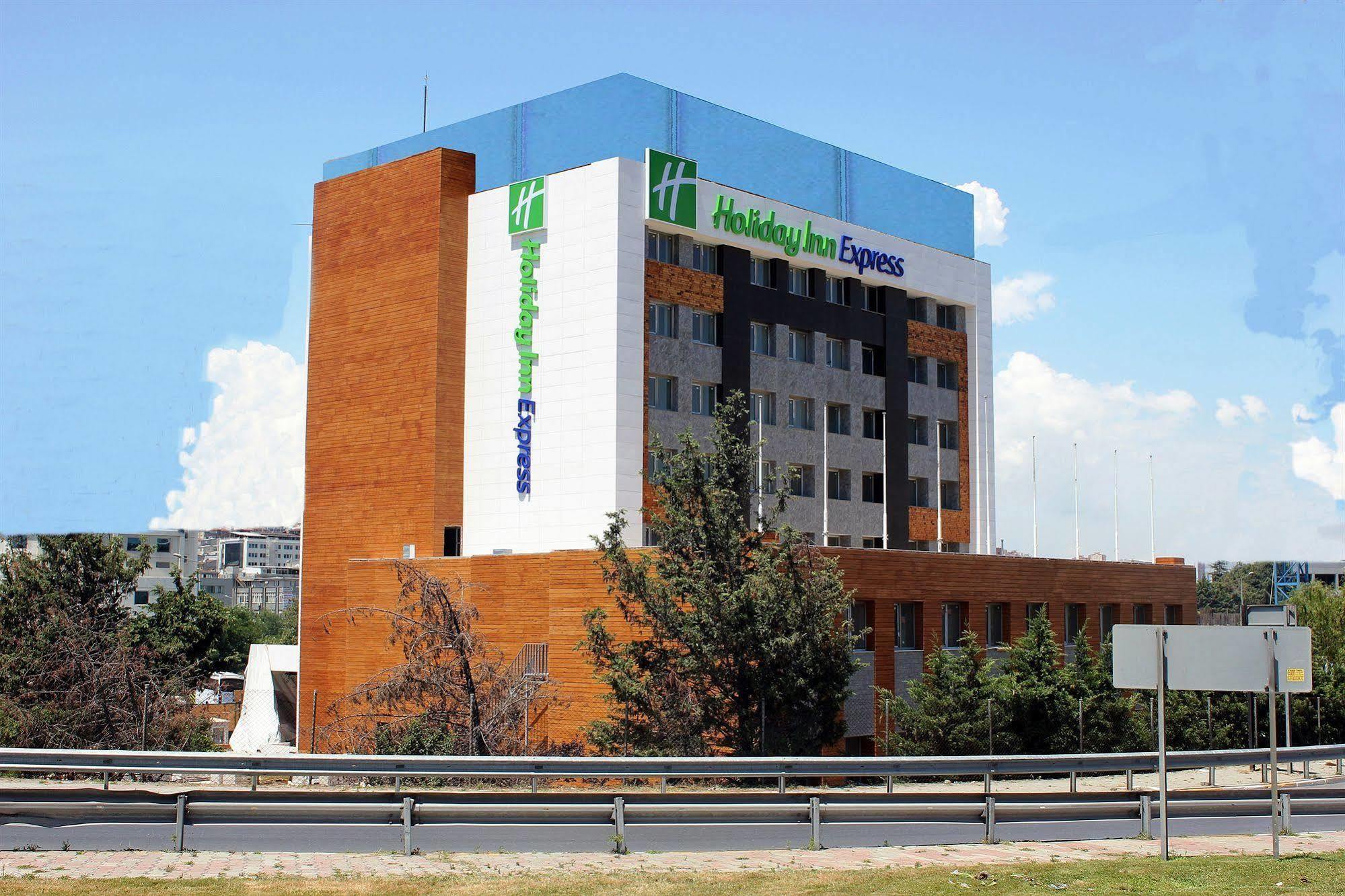 HOLIDAY INN EXPRESS ISTANBUL AIRPORT СТАМБУЛ